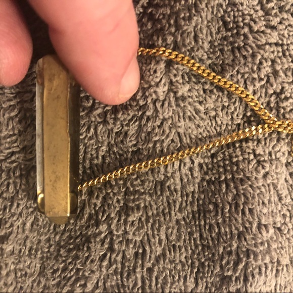 🎉 CLEAR QUARTZ STONE & GOLD NECKLACE🎊 - Picture 3 of 4